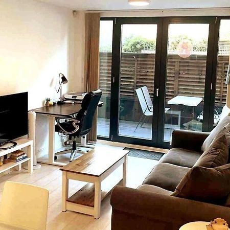 Two-Bedroom Luxury Apartment With Workspace, Free Secure Parking & Coffee Birmingham Eksteriør bilde