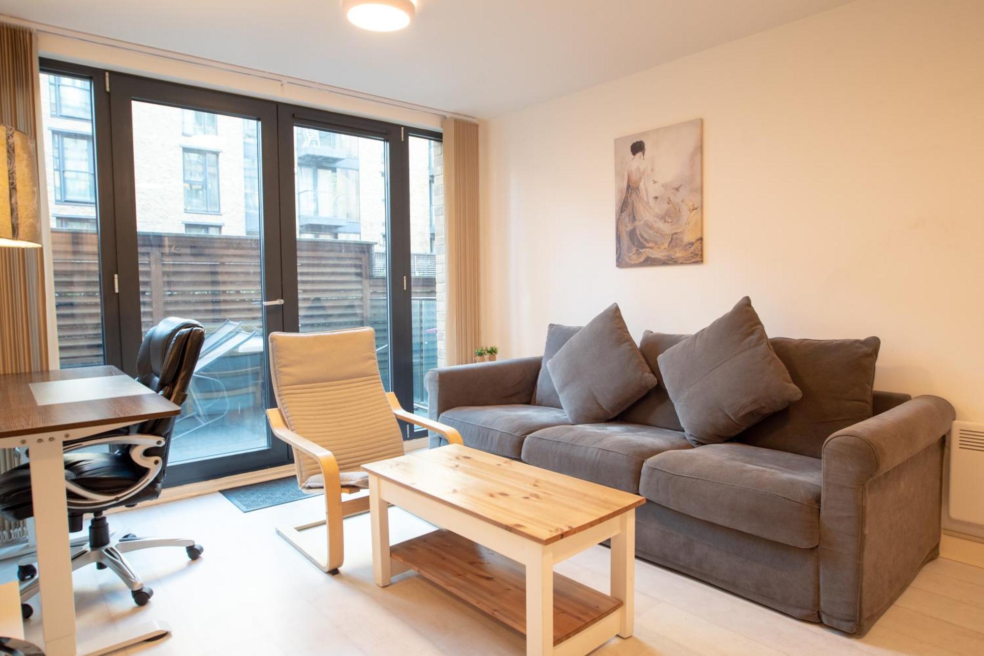 Two-Bedroom Luxury Apartment With Workspace, Free Secure Parking & Coffee Birmingham Eksteriør bilde