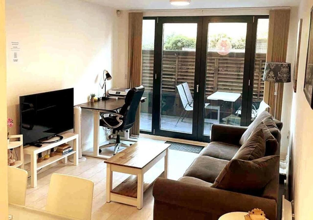 Two-Bedroom Luxury Apartment With Workspace, Free Secure Parking & Coffee Birmingham Eksteriør bilde